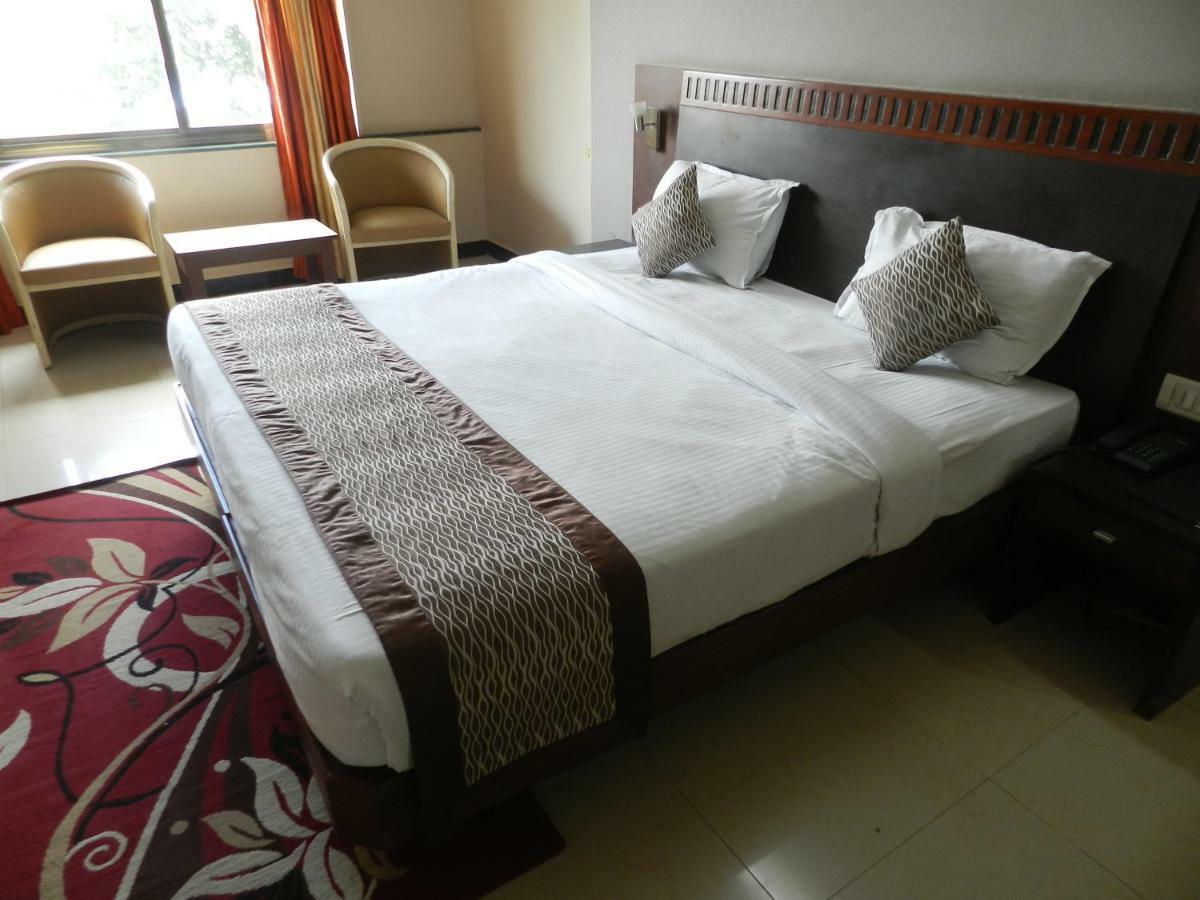 Ayodhya Hotel