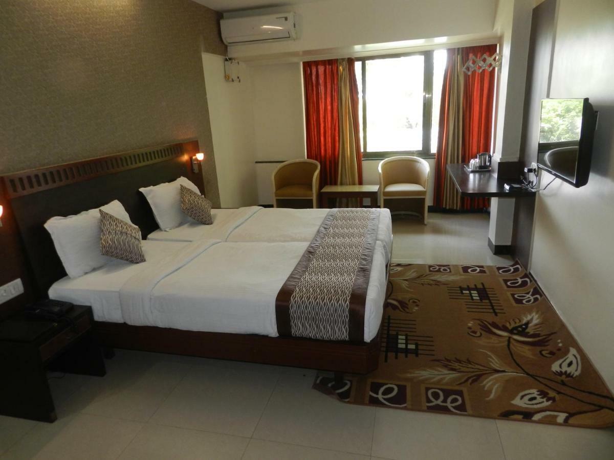 Hotel Ayodhya 3*